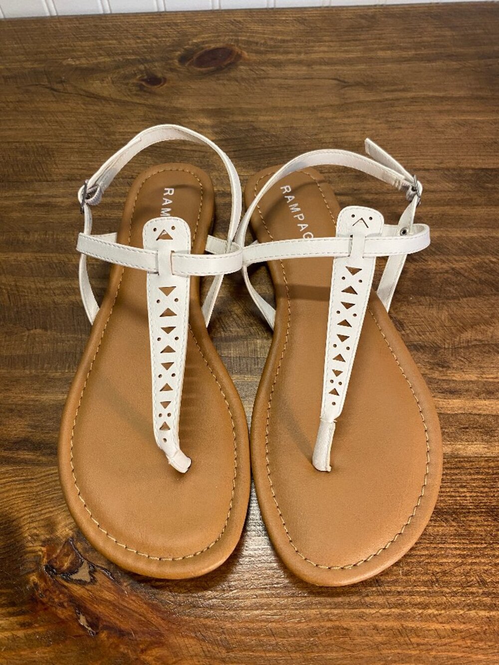 Rampage - White T-Strap Thong Sandals - Casual Summer Sandals - Women's Size 8.5